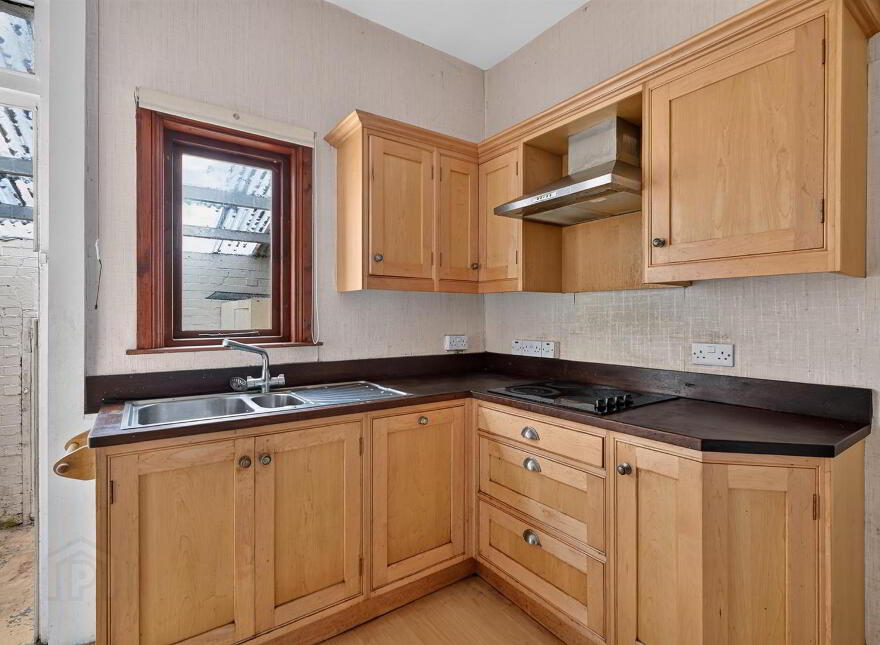 8 Prince Edward Park, Belfast, BT9 5FZ