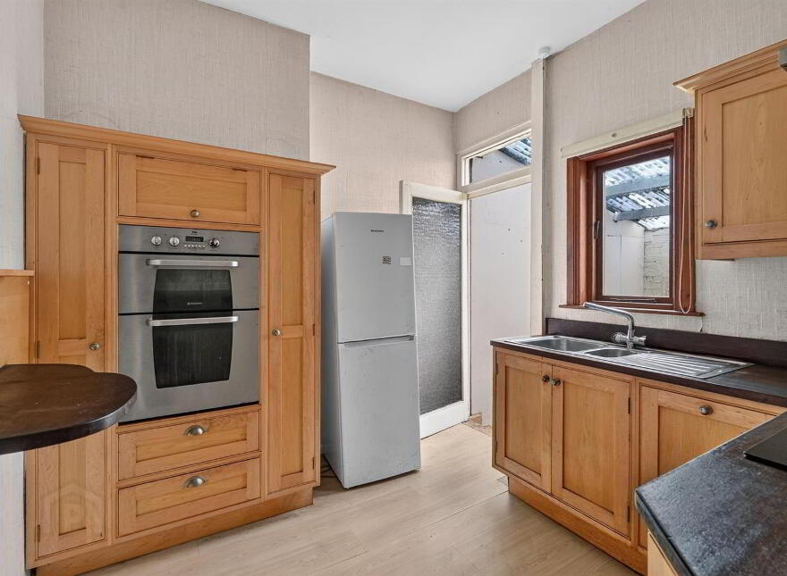 8 Prince Edward Park, Belfast, BT9 5FZ