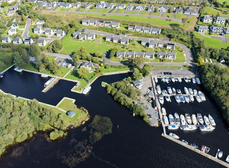2 The Waterfront, Dromod, Carrick-On-Shannon, N41YW31
