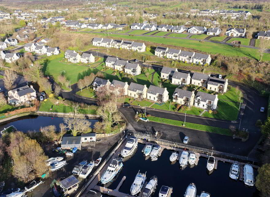 2 The Waterfront, Dromod, Carrick-On-Shannon, N41YW31