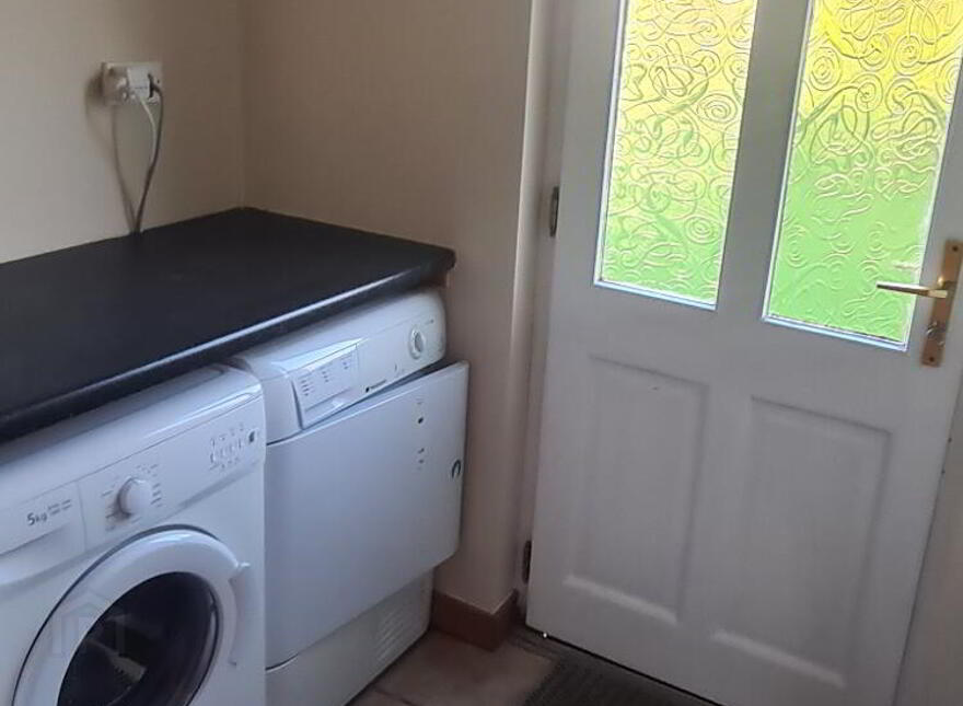 2 The Waterfront, Dromod, Carrick-On-Shannon, N41YW31