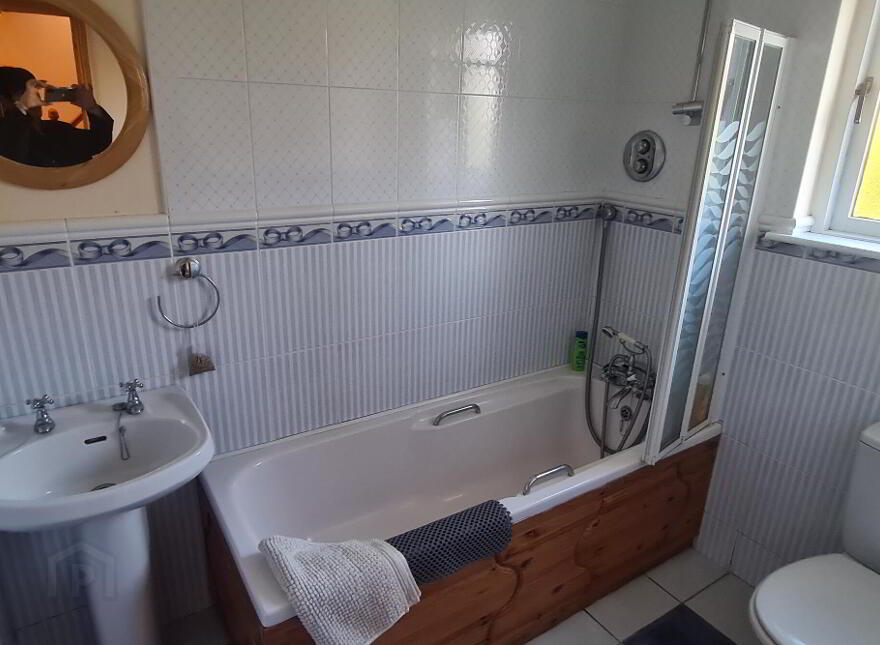 2 The Waterfront, Dromod, Carrick-On-Shannon, N41YW31