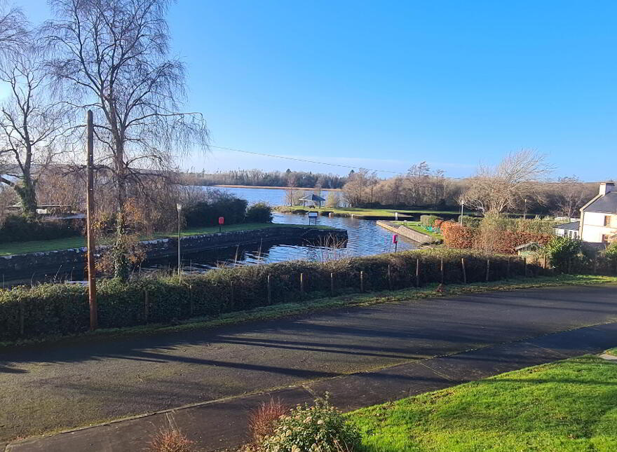 2 The Waterfront, Dromod, Carrick-On-Shannon, N41YW31