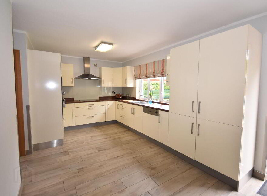 42 Whitethorn Grove, Letterkenny, F92EC5P