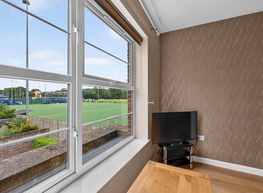 32 Strathearn Lane, Belfast, BT4 2BT