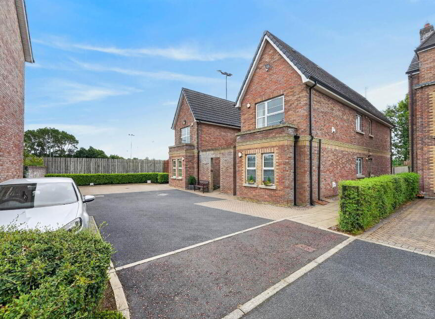 32 Strathearn Lane, Belfast, BT4 2BT