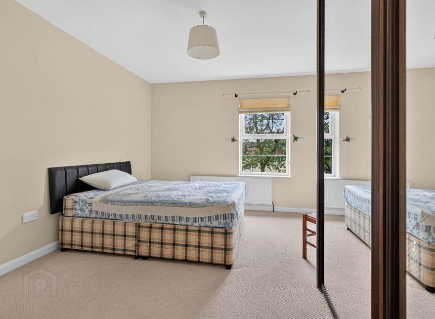 32 Strathearn Lane, Belfast, BT4 2BT