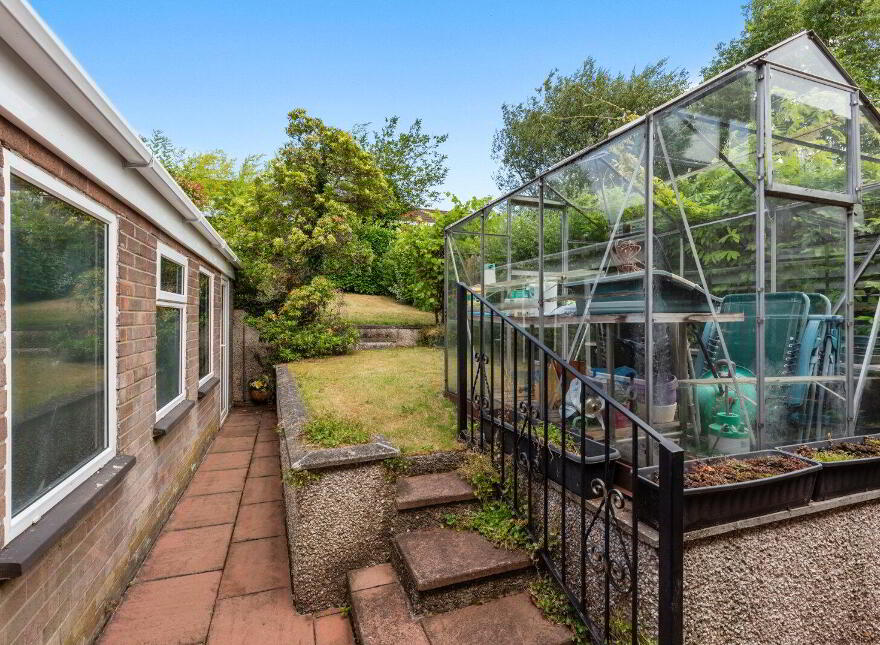 21 Glendun Park, Dunmurry, Belfast, BT17 9AY