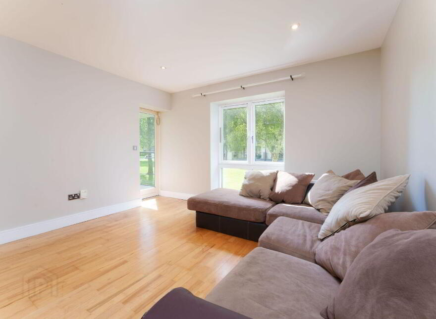 Apartment 2 Kelston Hall, Foxrock, Foxrock, D18T025