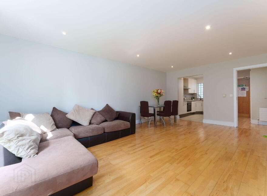 Apartment 2 Kelston Hall, Foxrock, Foxrock, D18T025
