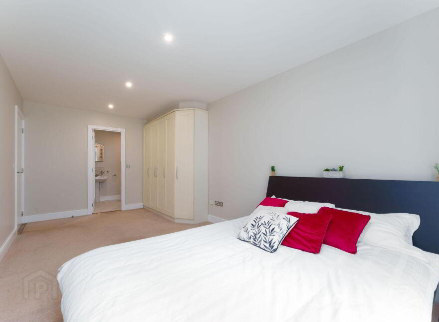 Apartment 2 Kelston Hall, Foxrock, Foxrock, D18T025