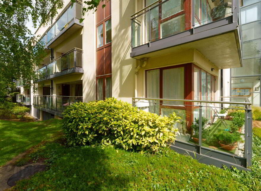 Apartment 2 Kelston Hall, Foxrock, Foxrock, D18T025