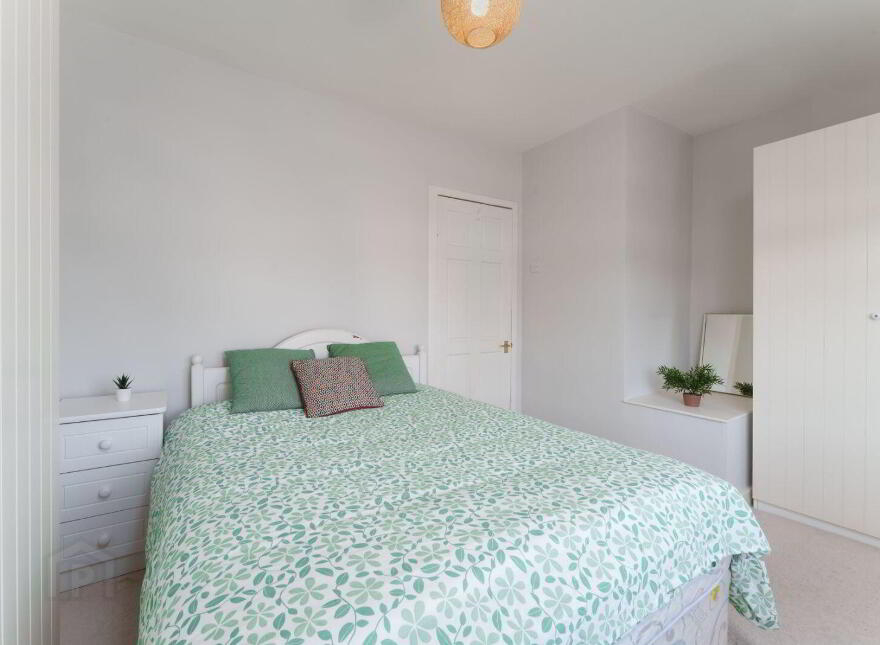 98 Loreto Avenue, Rathfarnham, Dublin 14, D14K8N9