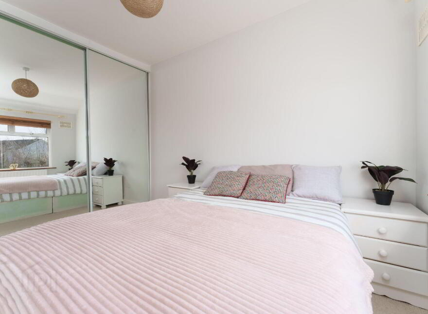 98 Loreto Avenue, Rathfarnham, Dublin 14, D14K8N9