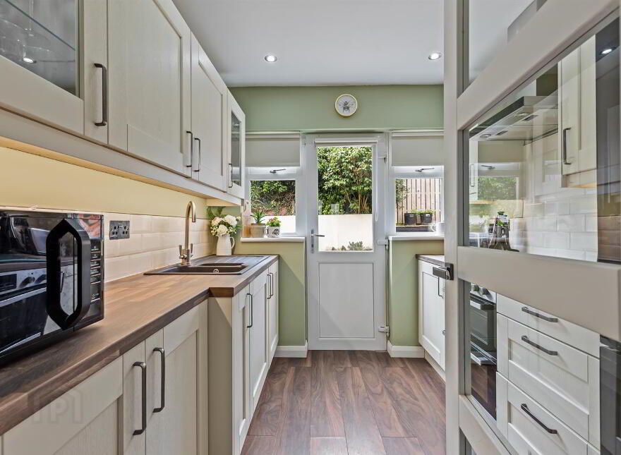 60 Ballyregan Road, Dundonald, Belfast, BT16 1HZ