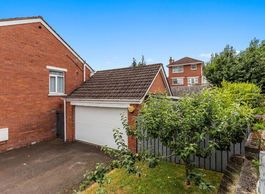 60 Ballyregan Road, Dundonald, Belfast, BT16 1HZ