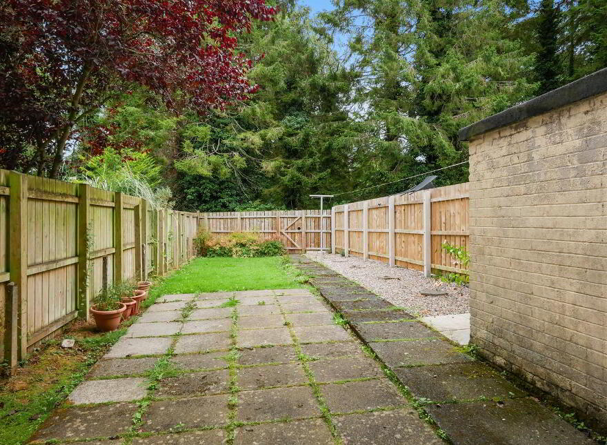 124a Belvoir Drive, Belvoir Park, Belfast, BT8 7DT