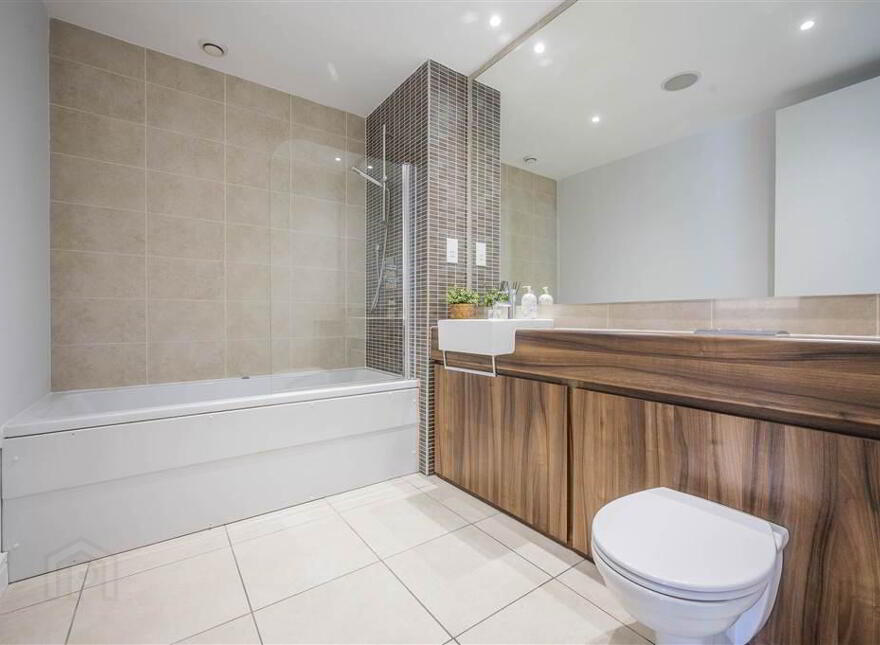 Apt 1109 The Arc, 2L Queens Road, Belfast, BT3 9FN