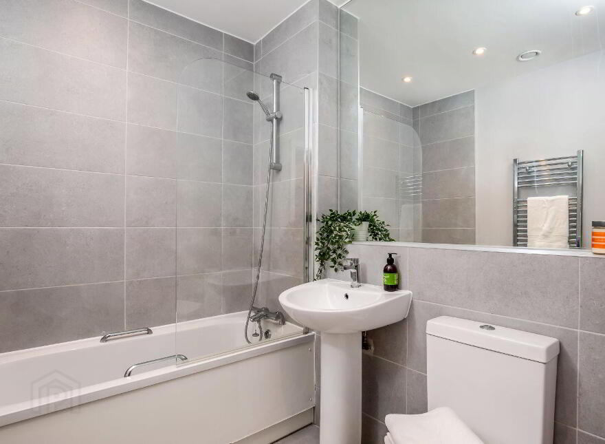 Apartment 13 Beranger House Roebuck Road, Dublin 14, D14V3F8