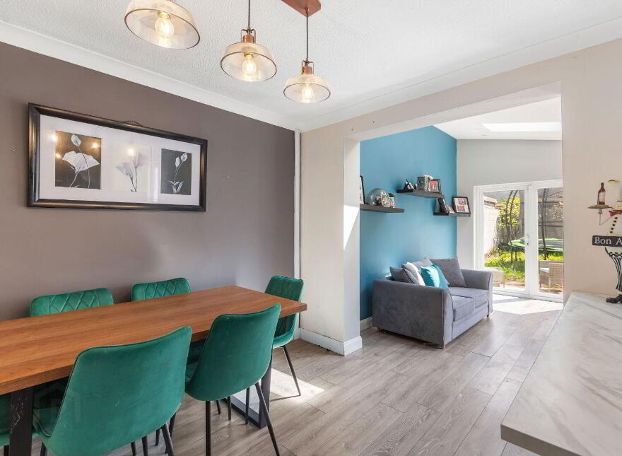 27 Pineview Grove, Aylesbury, D24V8NR