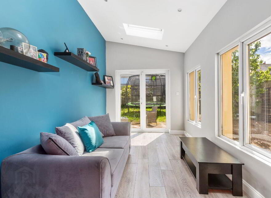 27 Pineview Grove, Aylesbury, D24V8NR