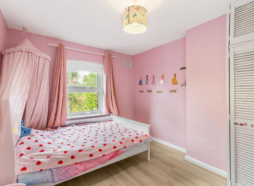 27 Pineview Grove, Aylesbury, D24V8NR