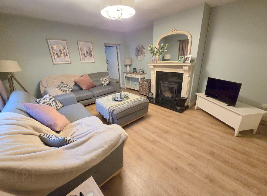 Ballycarron, Grange North, Golden, Cashel, E25HY91