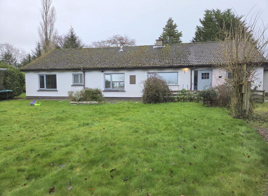 Ballycarron, Grange North, Golden, Cashel, E25HY91