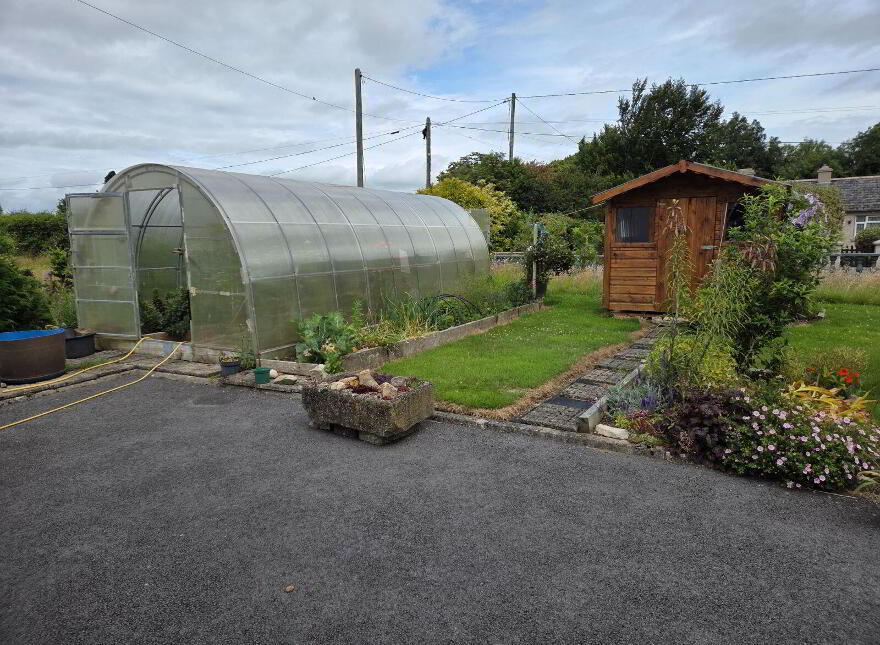 Toureen, Cahir, Bansha, E21HP76