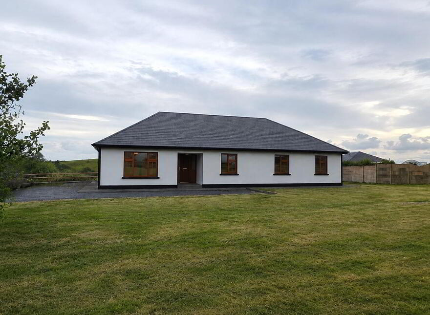 Drumbrastle East, Newport, Newport, F28RW90 photo