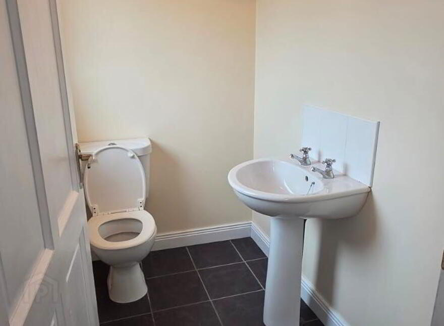 Drumbrastle East, Newport, Newport, F28RW90