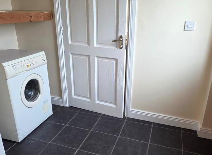 Drumbrastle East, Newport, Newport, F28RW90