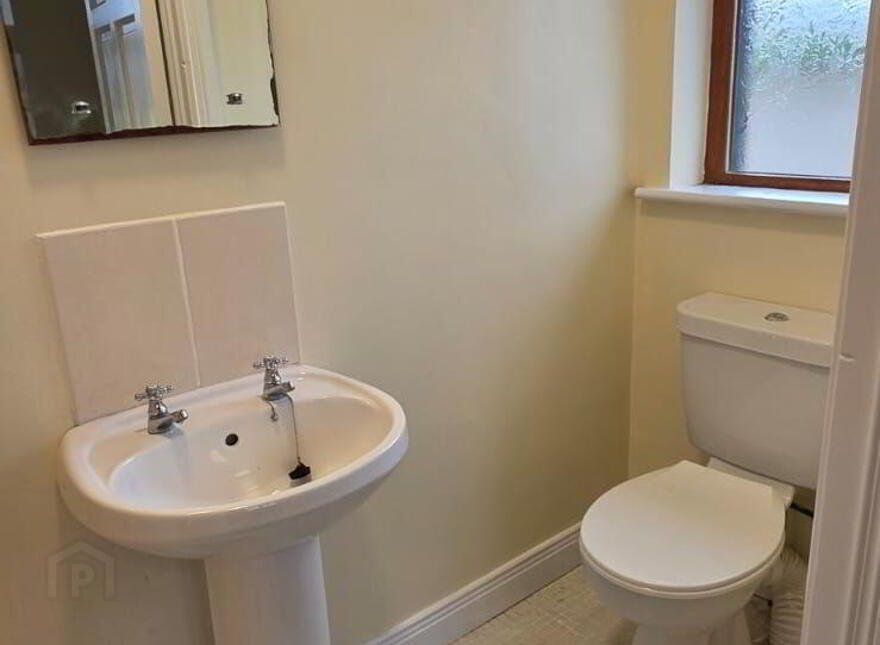 Drumbrastle East, Newport, Newport, F28RW90
