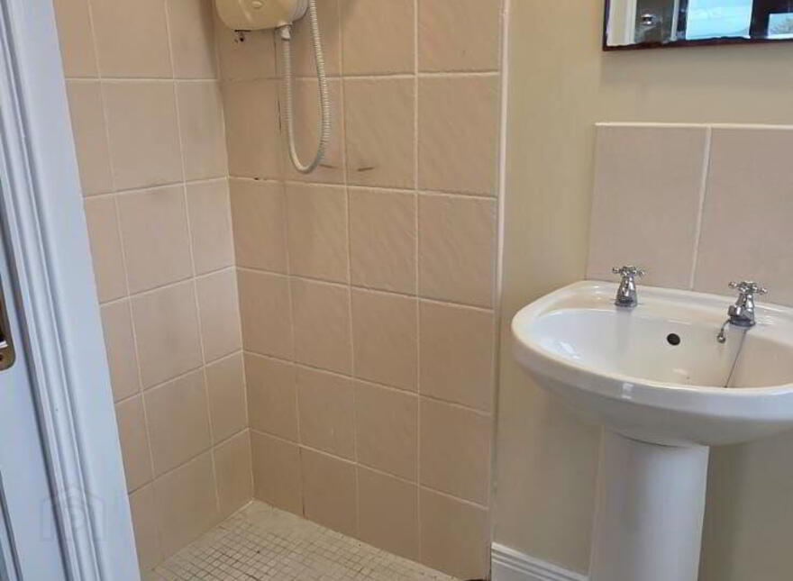 Drumbrastle East, Newport, Newport, F28RW90