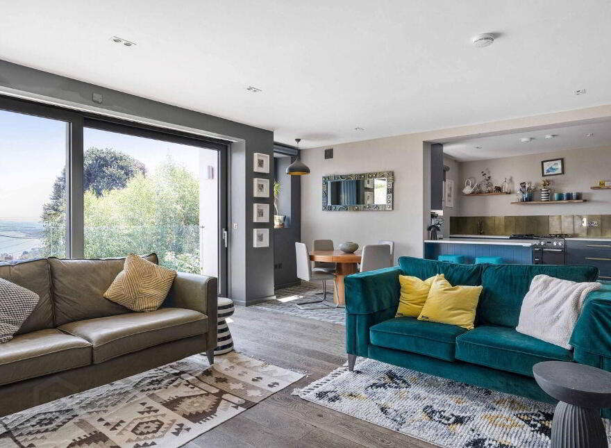 Apt 2, Killiney Hill Plaza, Killiney Hill Road, Killiney, A96V380
