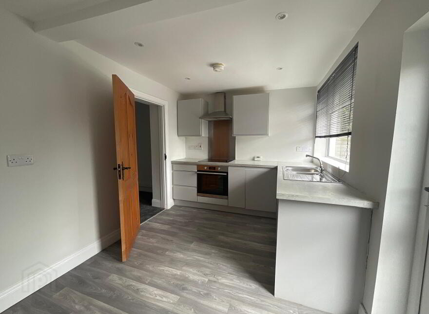 15 Glenbank Parade, Belfast, BT14 8AT