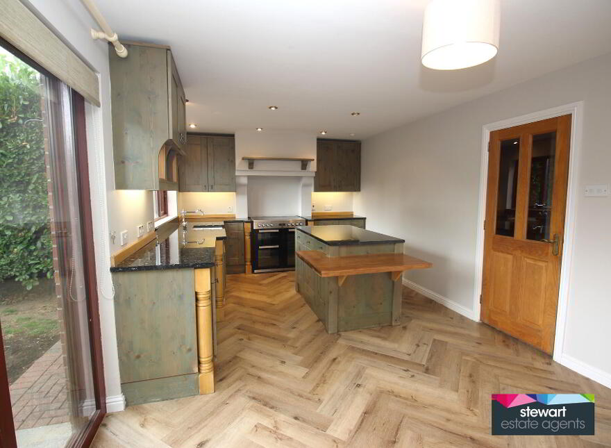 77 Waringfield Avenue, Moira, BT67 0FA