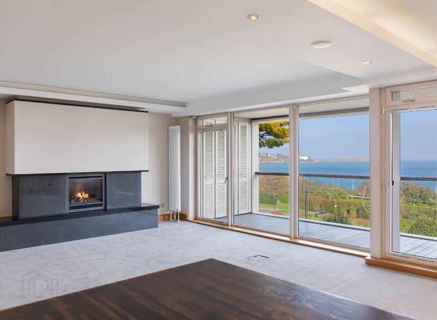 Apartment 6 Newman, The Court Killiney Bay, Station Road, Killiney, A96HK20