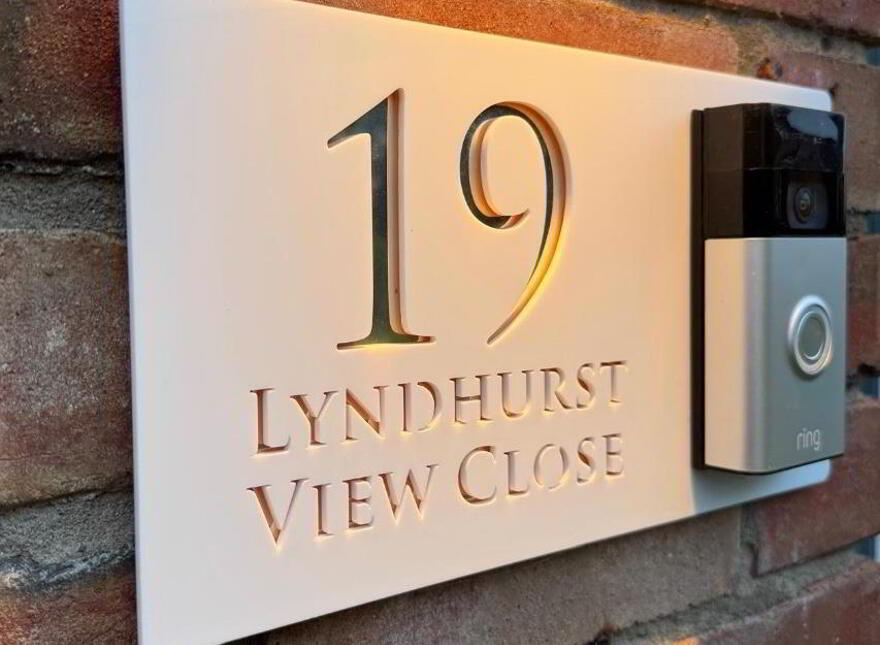 19 Lyndhurst View Close, Belfast, BT13 3XD