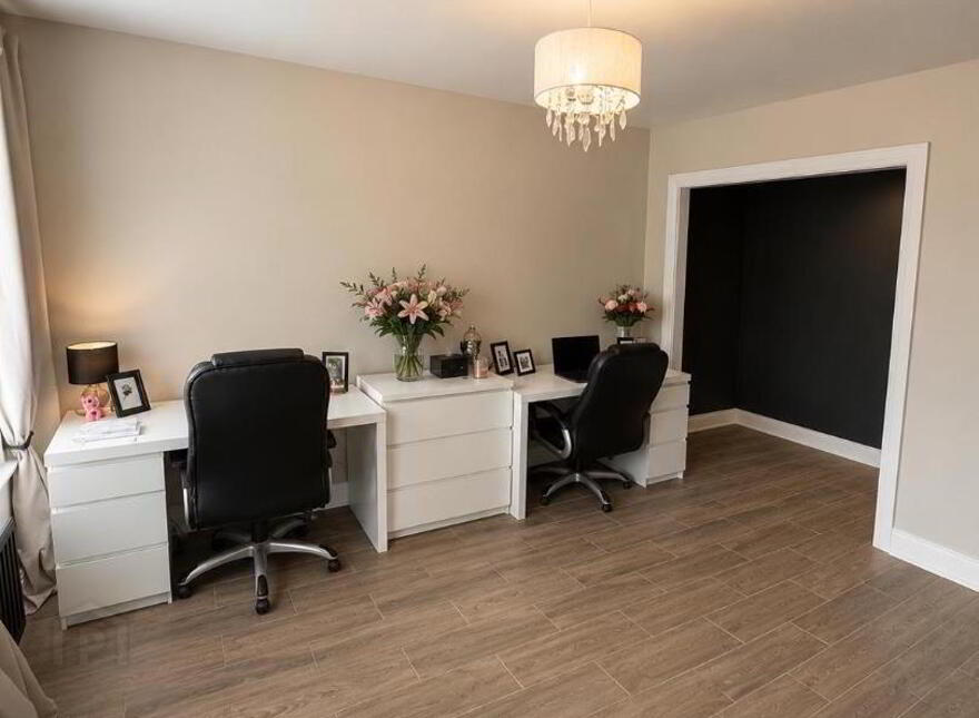 19 Lyndhurst View Close, Belfast, BT13 3XD