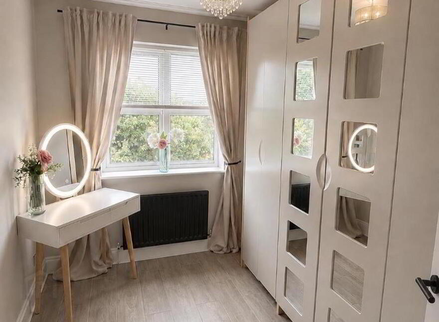 19 Lyndhurst View Close, Belfast, BT13 3XD