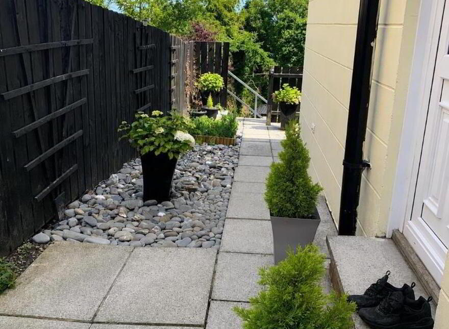 19 Lyndhurst View Close, Belfast, BT13 3XD