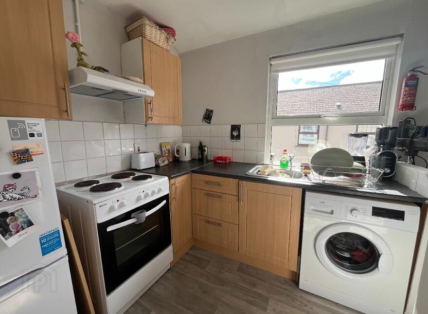 D, 2 Glasgow St, Derry, BT48 0DR