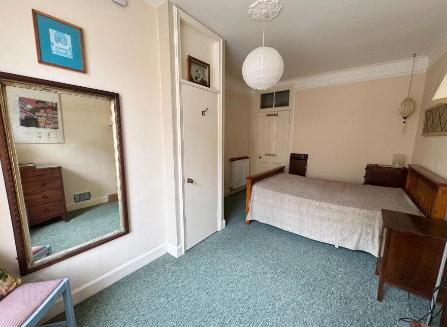 102 Buccleuch Street, Newington, Edinburgh, EH8 9NQ