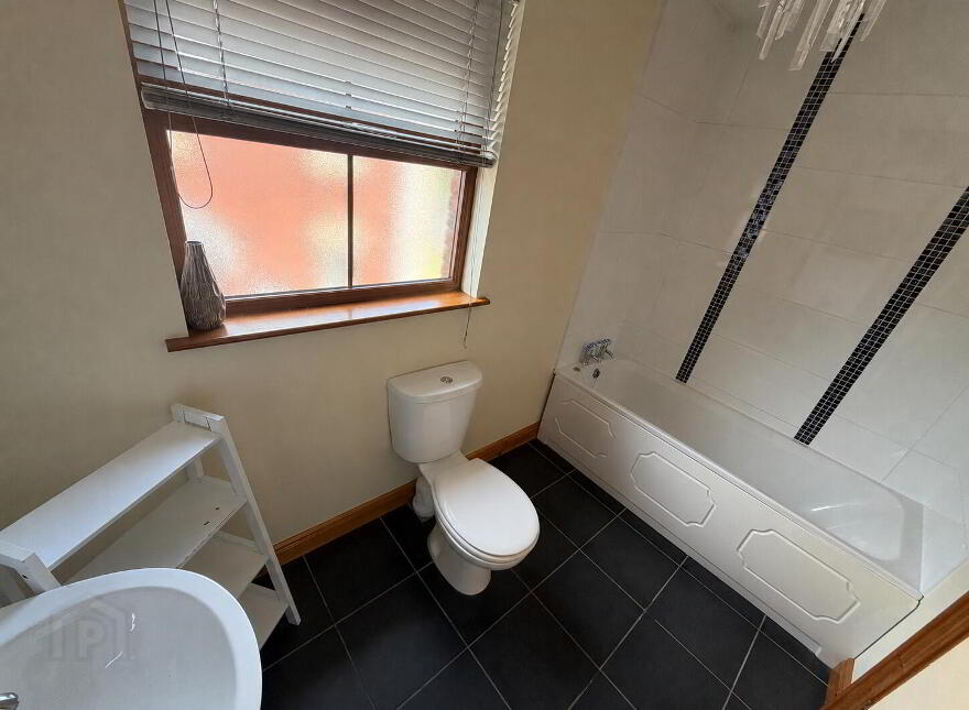 4 Chestnut Hall Mews, Maghaberry, BT67 0GN