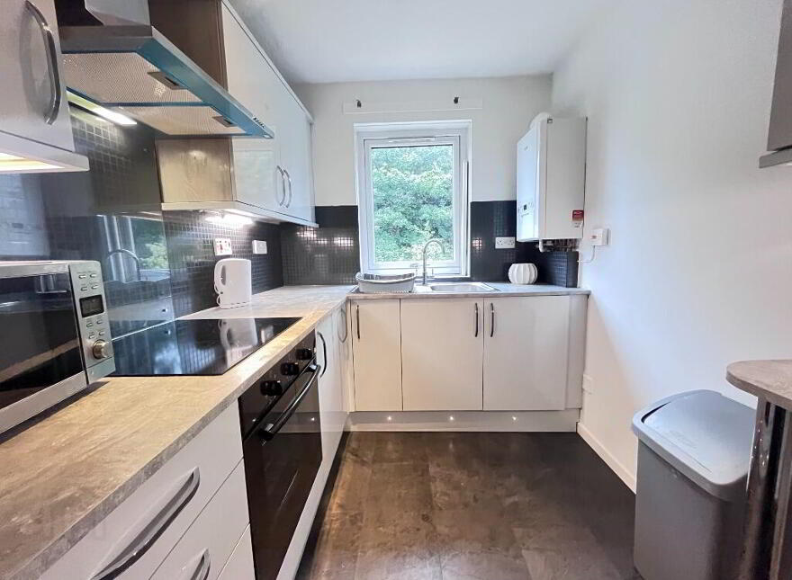 20 Boat Green, Canonmills, Edinburgh, EH3 5LW