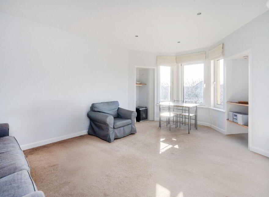 16 Gosford Place, Edinburgh, EH6 4BJ