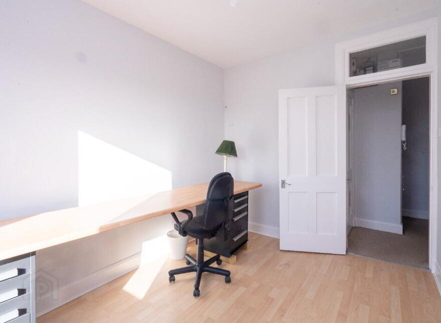 16 Gosford Place, Edinburgh, EH6 4BJ