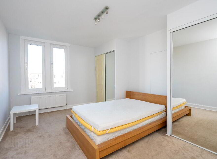 16 Gosford Place, Edinburgh, EH6 4BJ