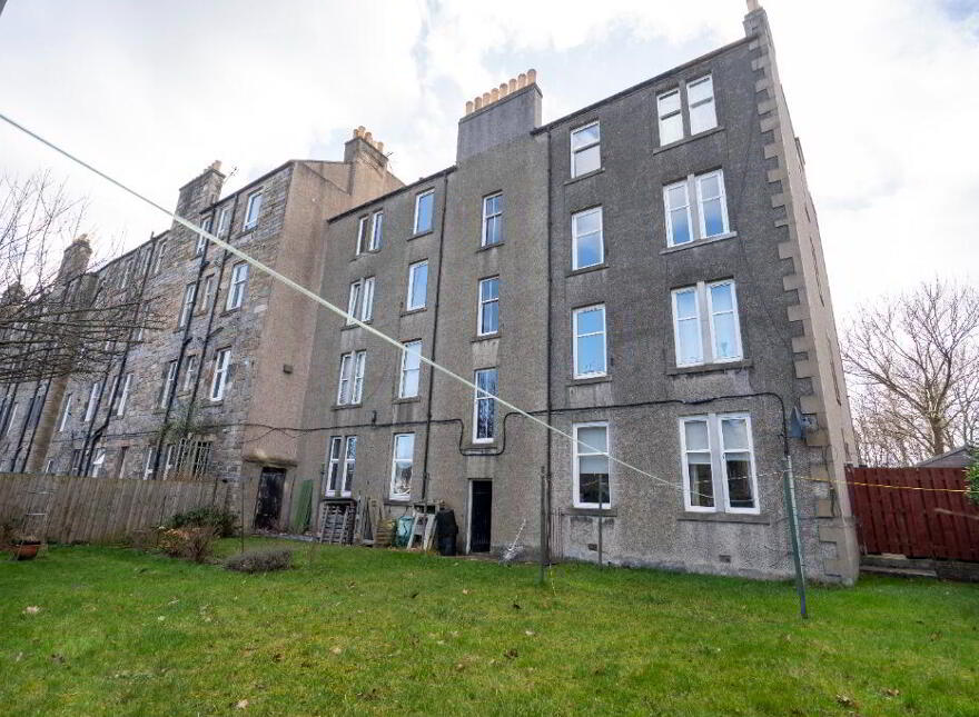 16 Gosford Place, Edinburgh, EH6 4BJ